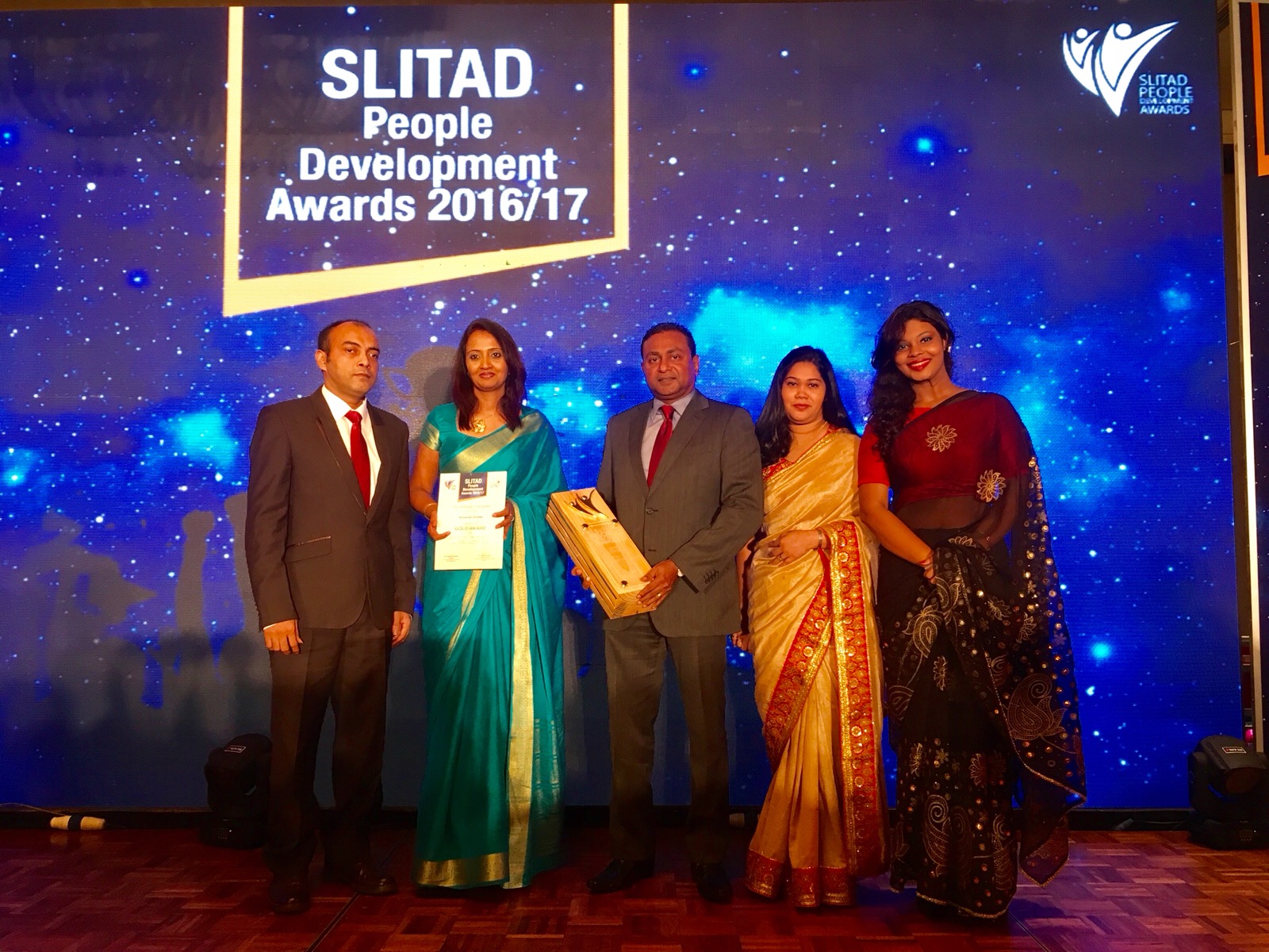 SriLankan Airlines HR team with the SLITAD award 2016/17